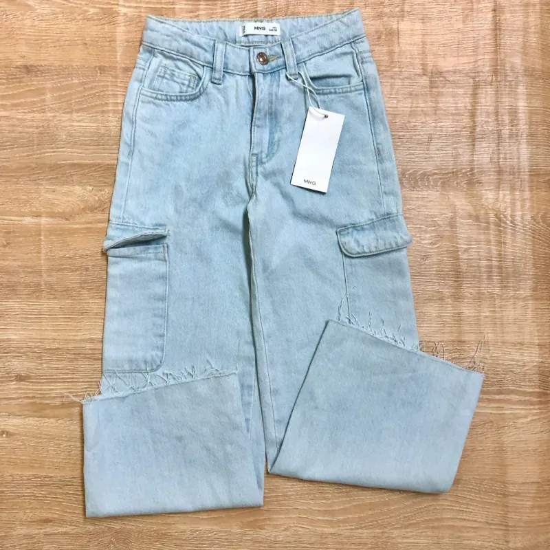 Jeans Mango con bolsillos a los lados
