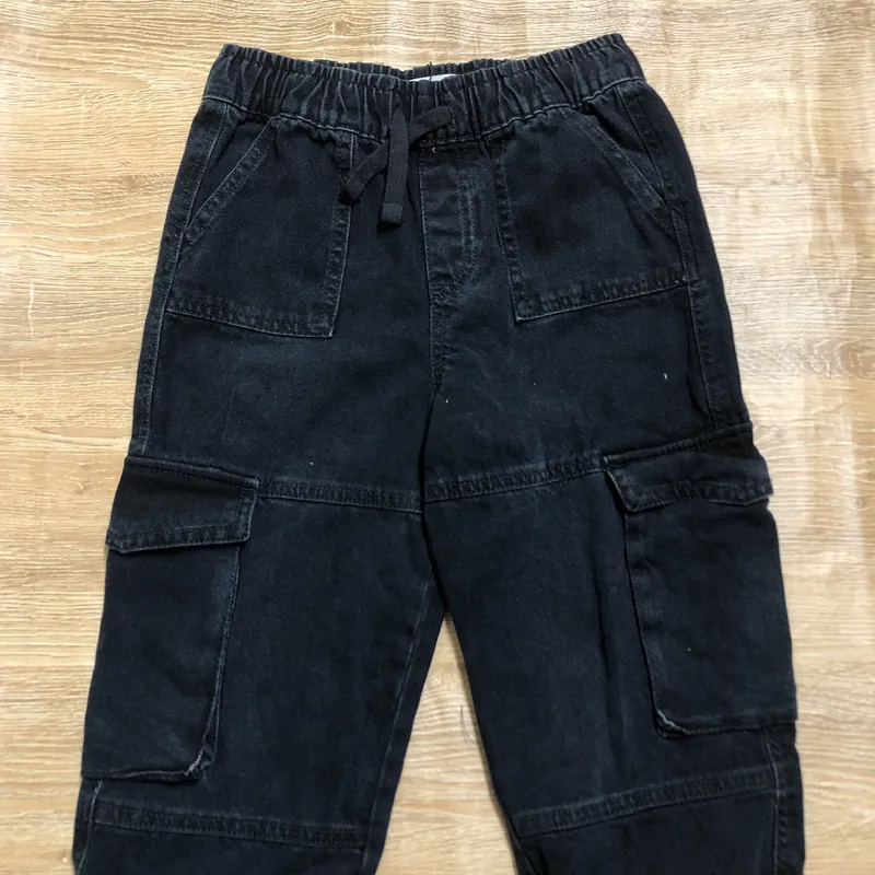 Jogger Cargo color negro 