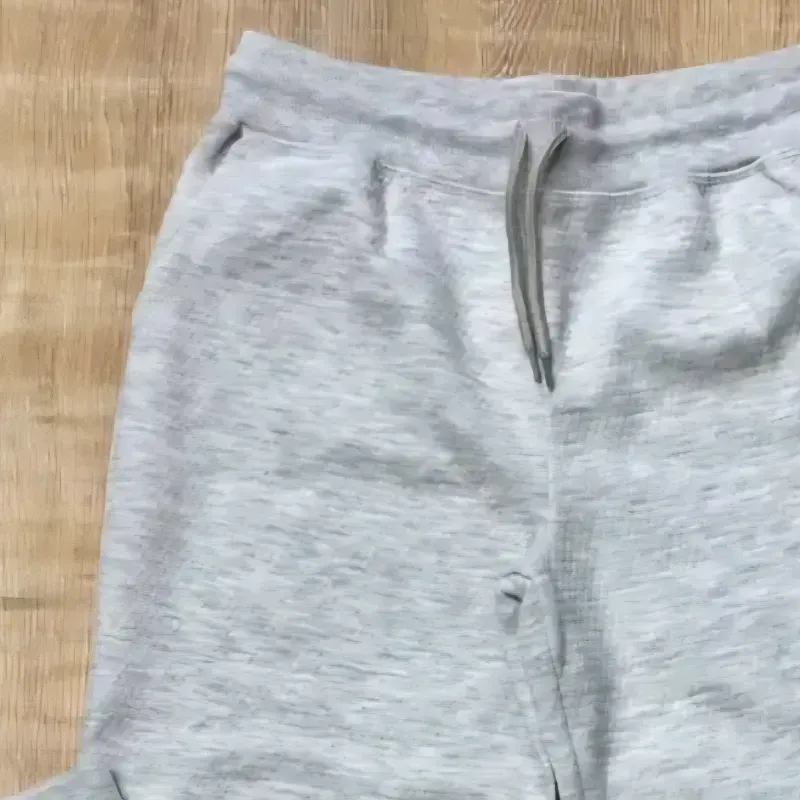 Jogger color gris 
