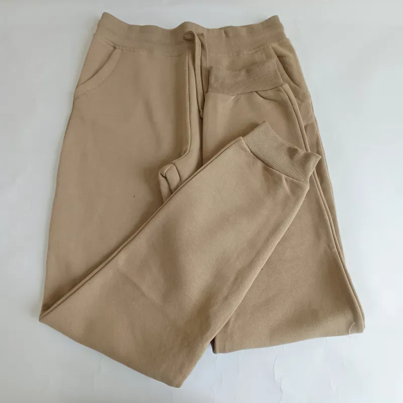 Jogger color marrón claro 
