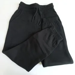 Jogger color negro con cordón 