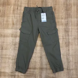 Jogger color verde olivo 