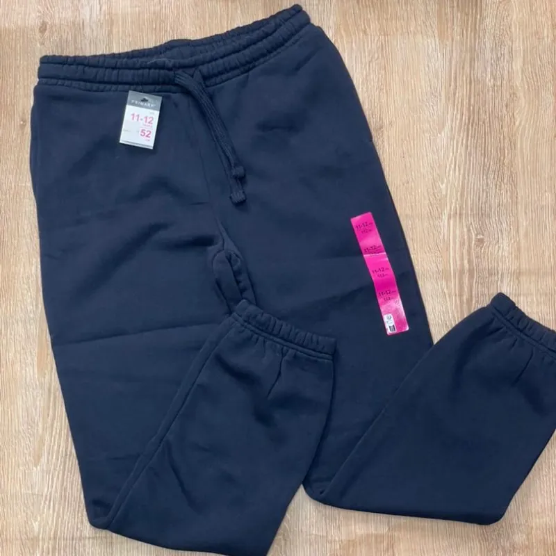 Jogger con cordón color azul oscuro 