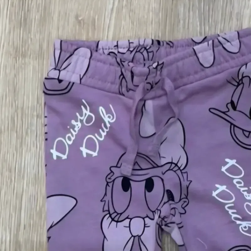 Jogger con Daysi color violeta