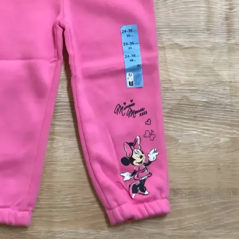 Jogger con Mickey Mouse color rosado