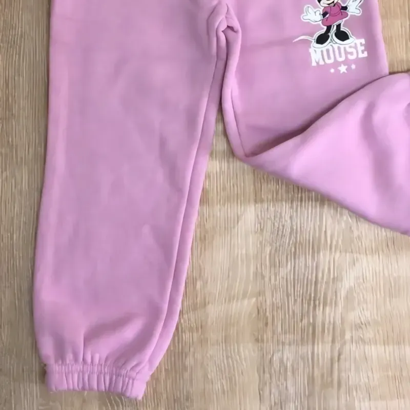 Jogger con Minnie Mouse