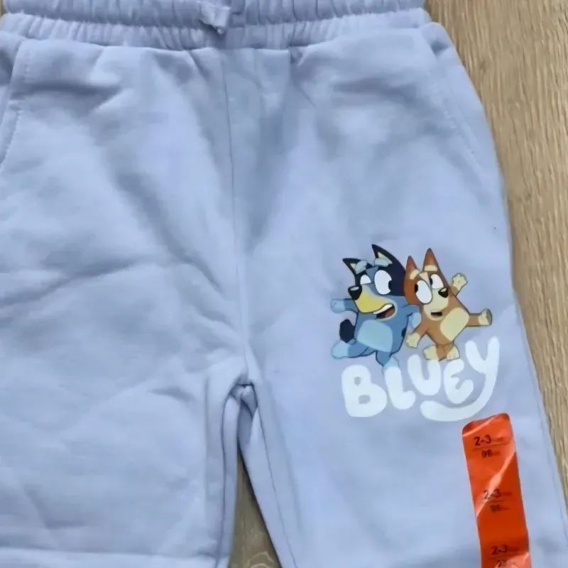 Jogger de Bluey color violeta