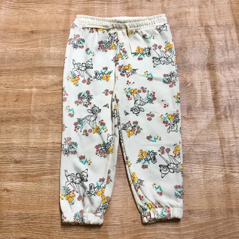 Jogger de bambí con cerezas 