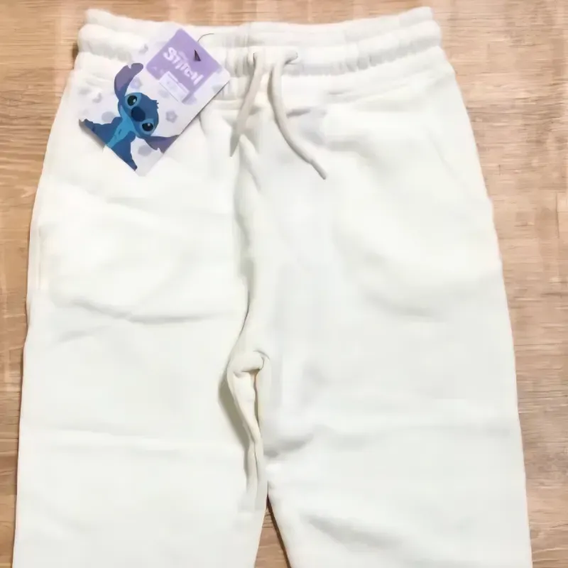 Jogger de Stitch color amarillo