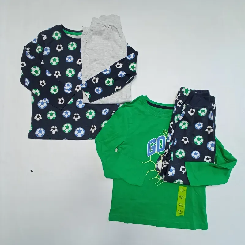 Juego de 2 pijamas con balones de fútbol 