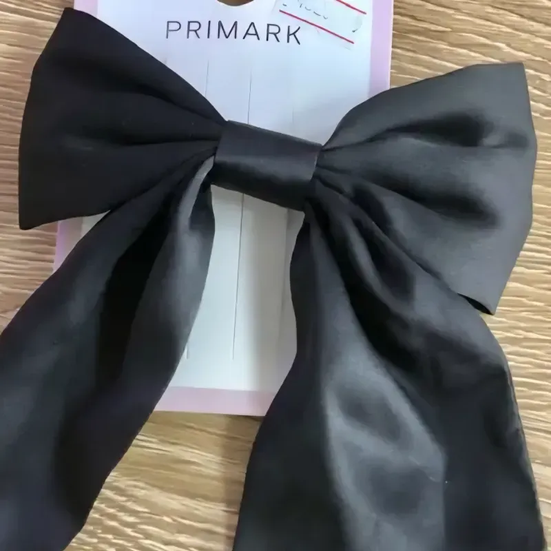 Lazo negro de satín 