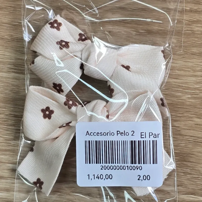 Lazos beich con flores marrón