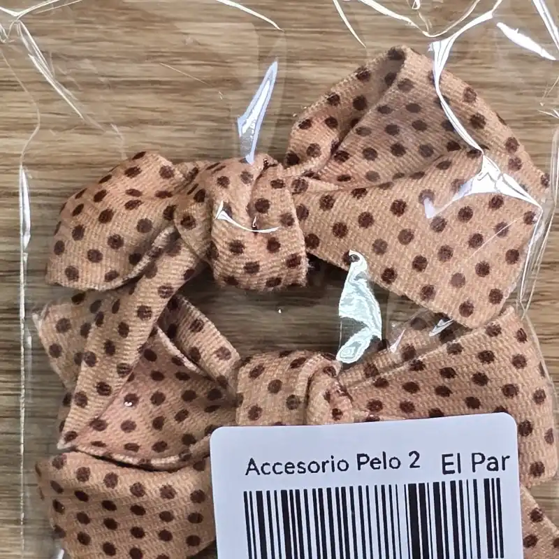 Lazos con puntos color marrón