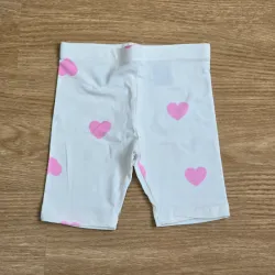 Leggin corto blanco de corazón.