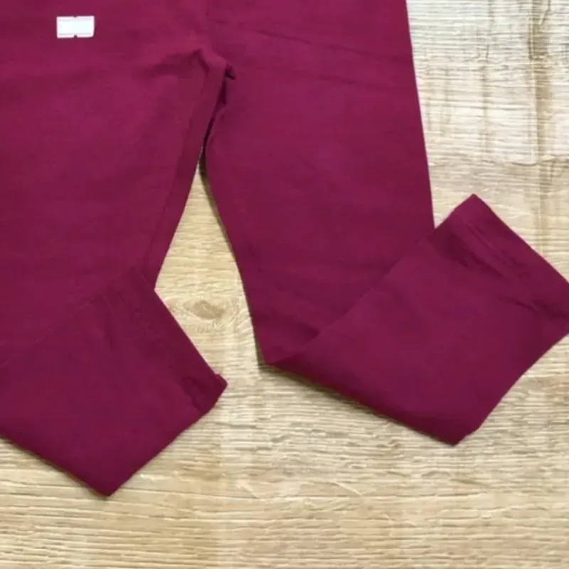 Legging color rojo vino