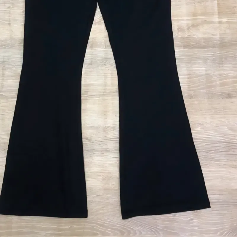 Legging de patas anchas color negro