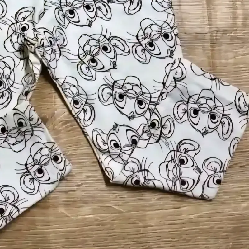 Legging del Rey León color violeta 