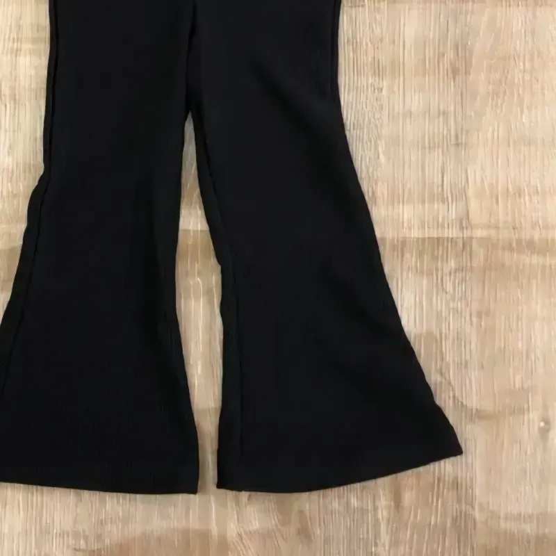 Leggings de patas anchas color negro