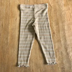 Leggins color marrón claro con rayas blancas