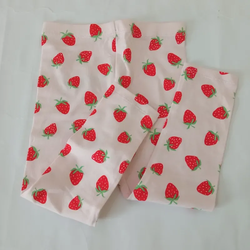 Leggins con fresas 