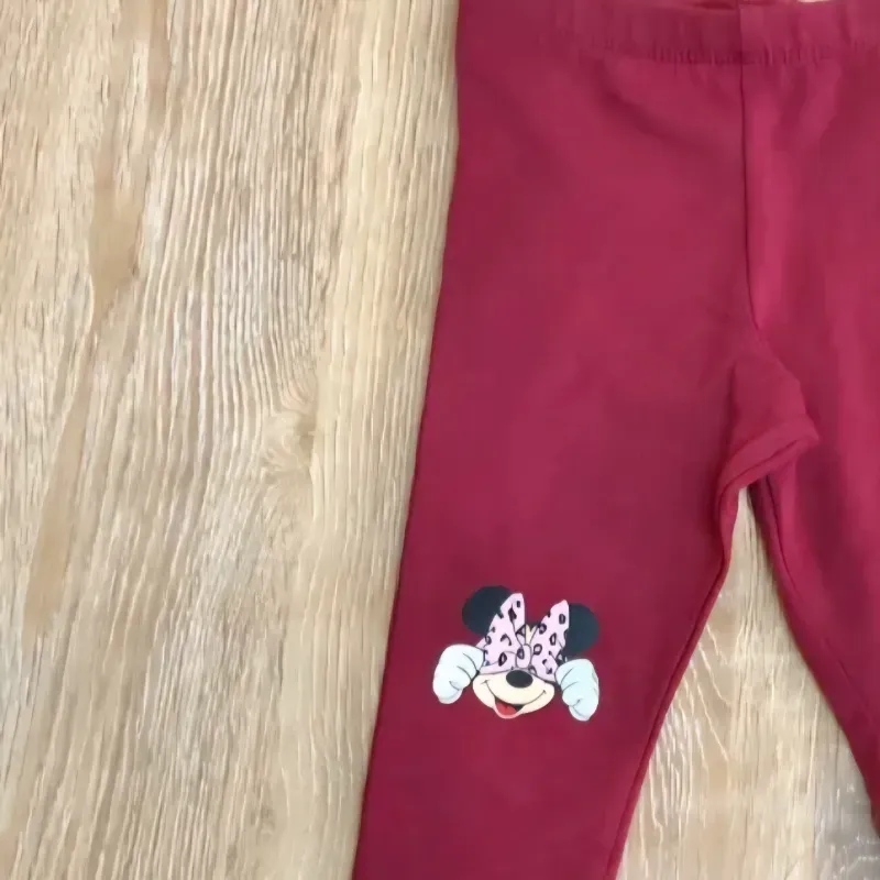 Leggins con Minnie Mouse y su mascota