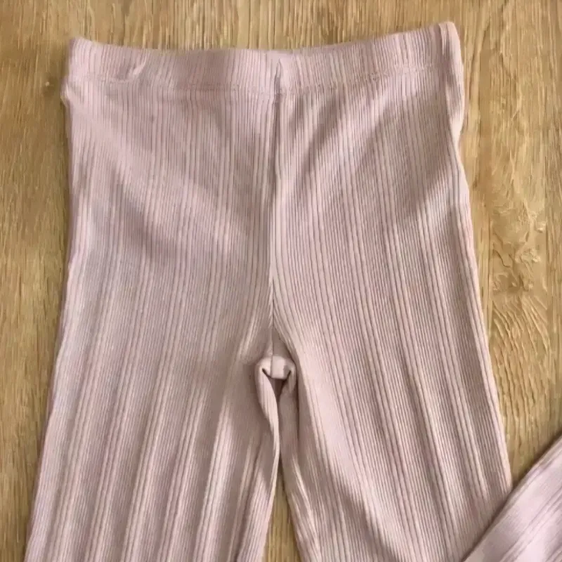 Leggins de canalé color rosa