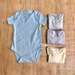 Pack de 4 bodys de diferentes colores 