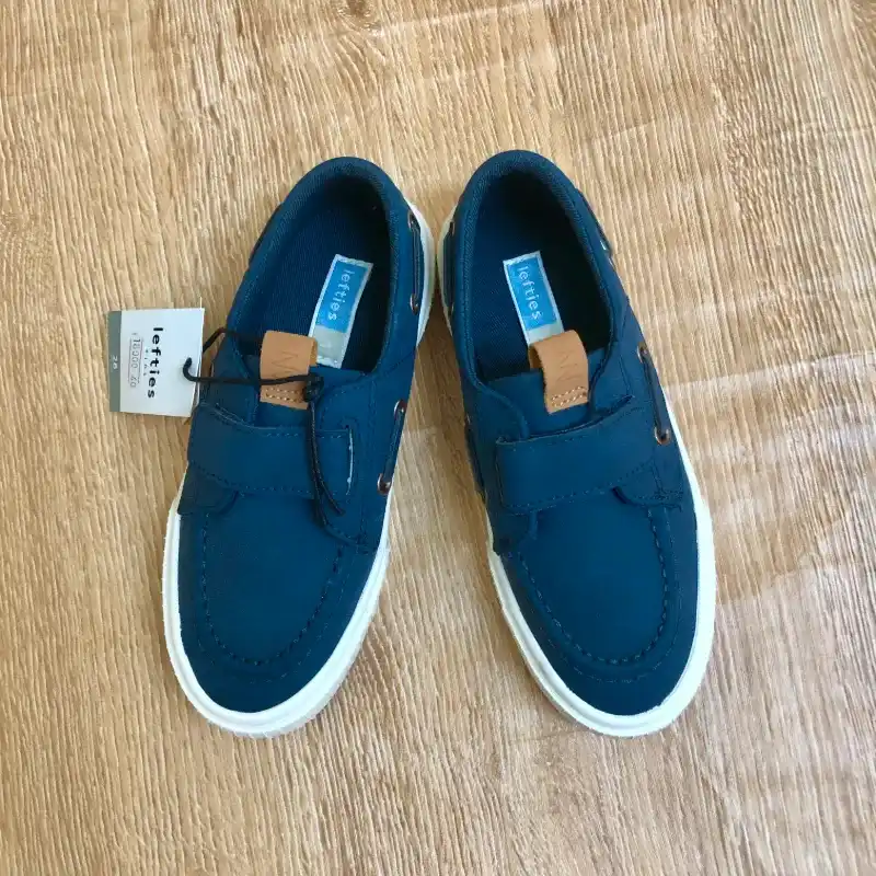 Mocasines azul oscuro y blanco 