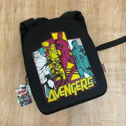 Mochila color negro de Los Vengadores 
