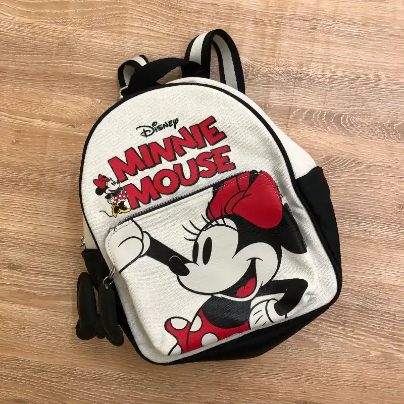 Mochila de Minnie Mouse color blanco y negro 