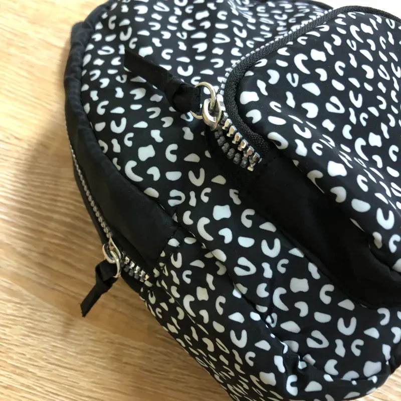 Mochila pequeña color negro