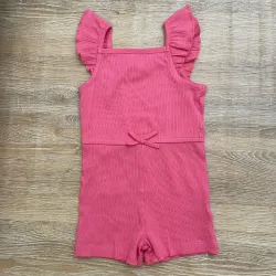 Mono de color rosado 