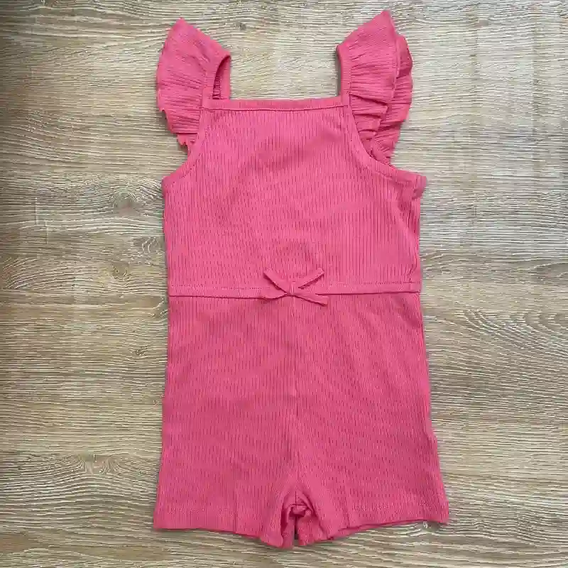 Mono de color rosado 