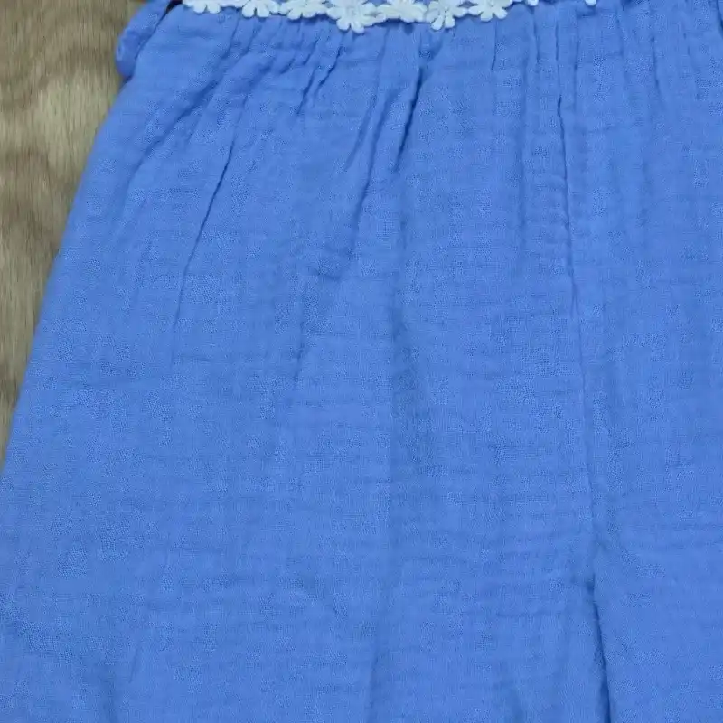 Mono Pantalon con detalles en flores blanca