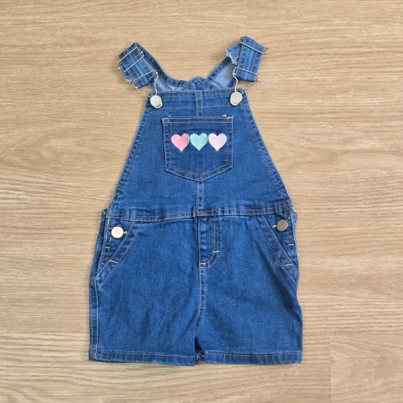Overol de niña con corazones