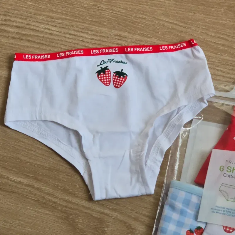 Pack 6 Blumer con diseño de fresita