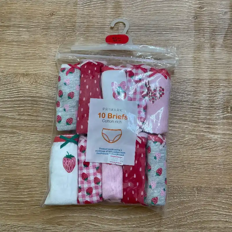 Pack de 10 blumers con fresitas