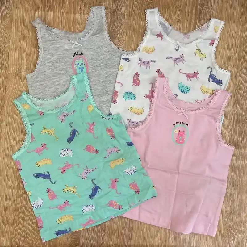 Pack de 4 camisetas con gaticos
