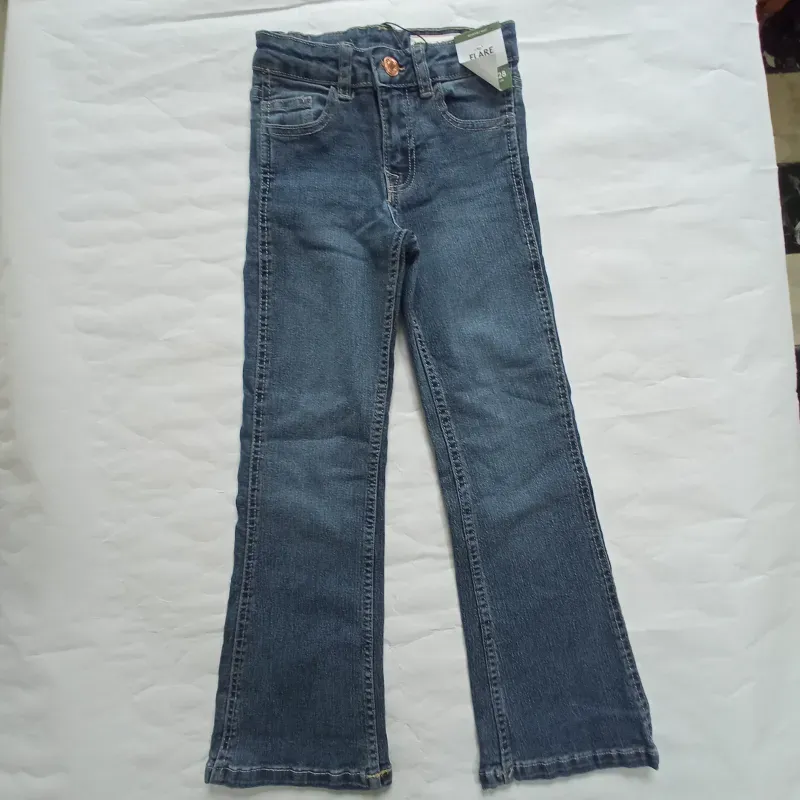 Pantalón azul oscuro de patas anchas 