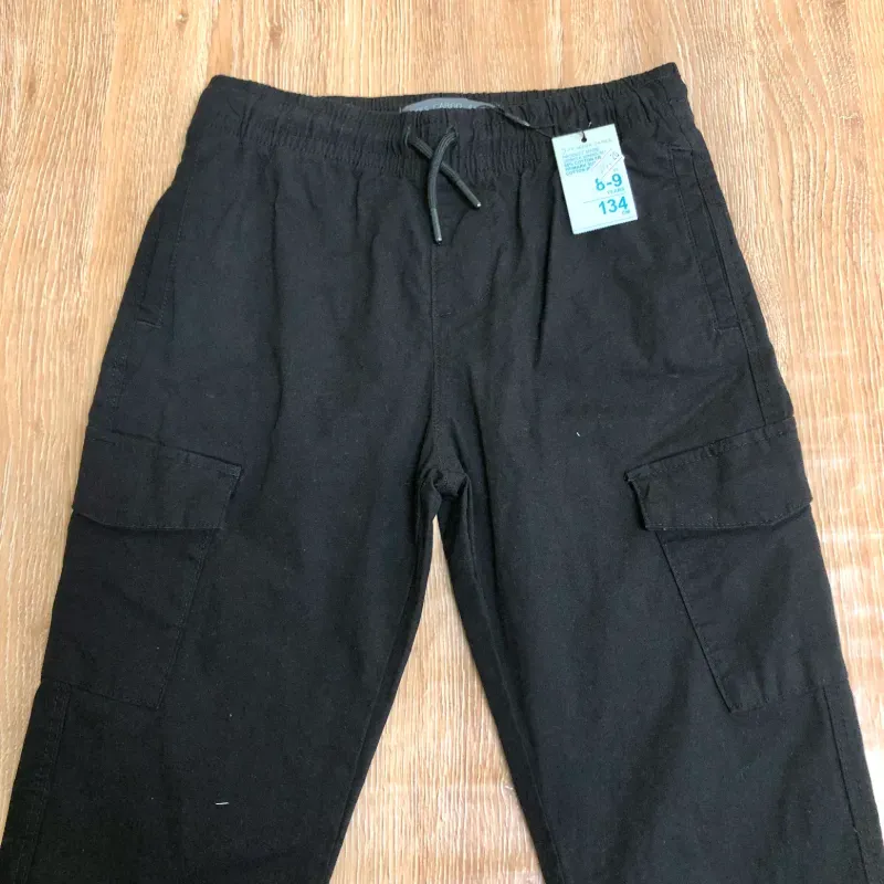 Pantalón Cargo color negro 