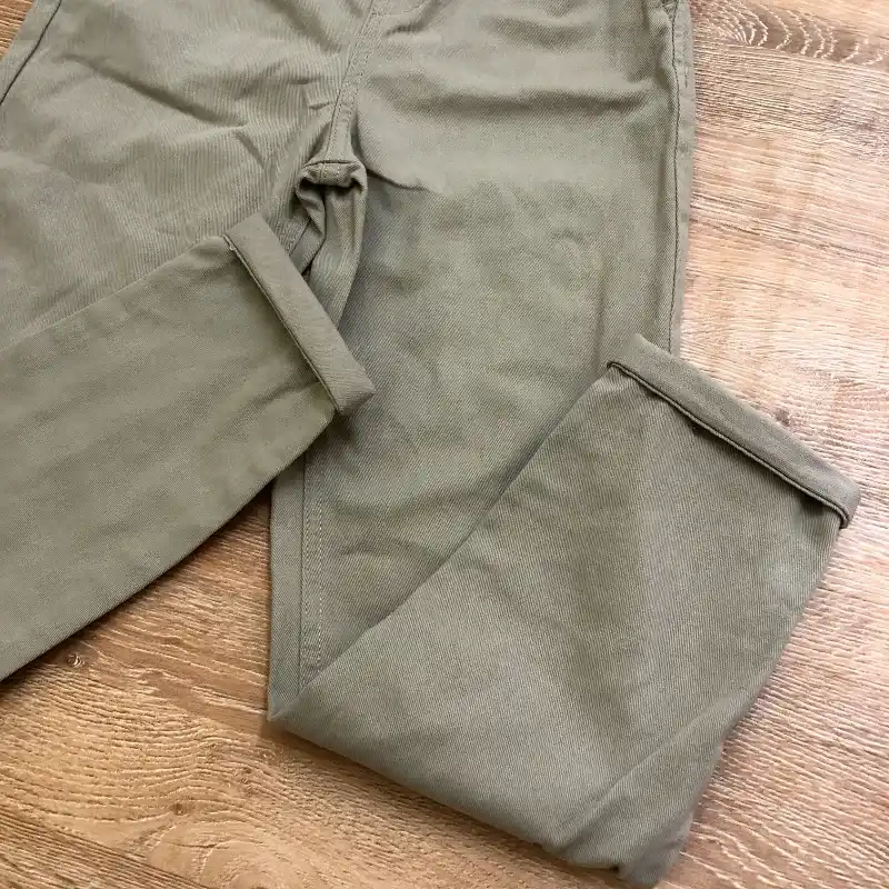 Pantalón color beige 