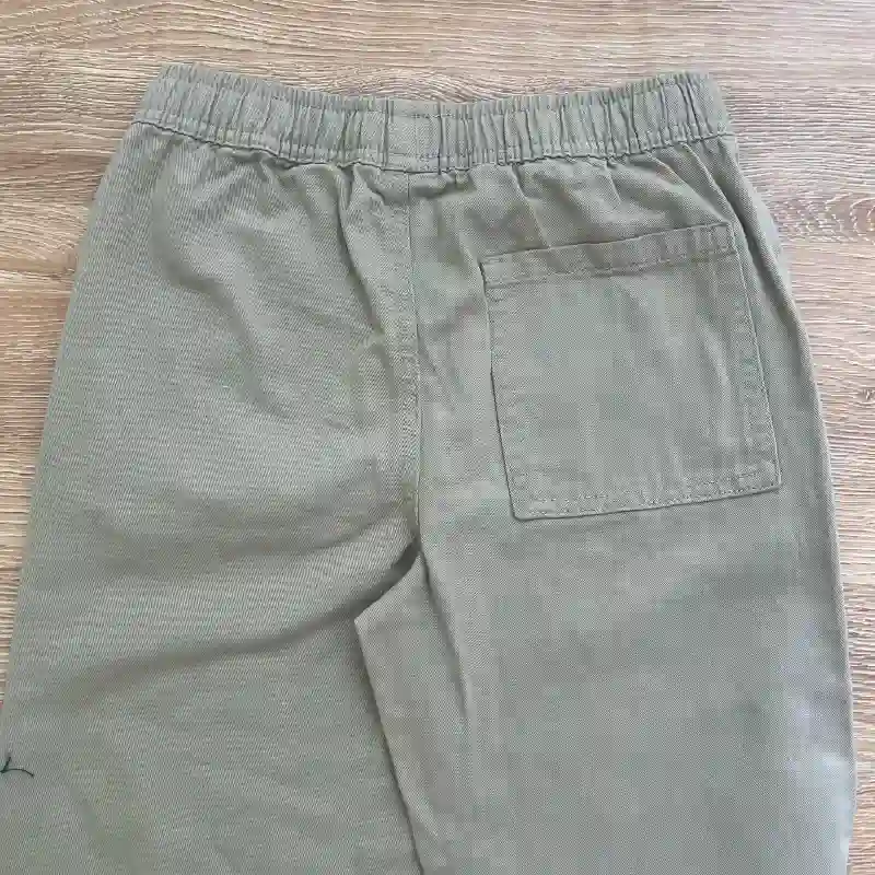 Pantalón color beige