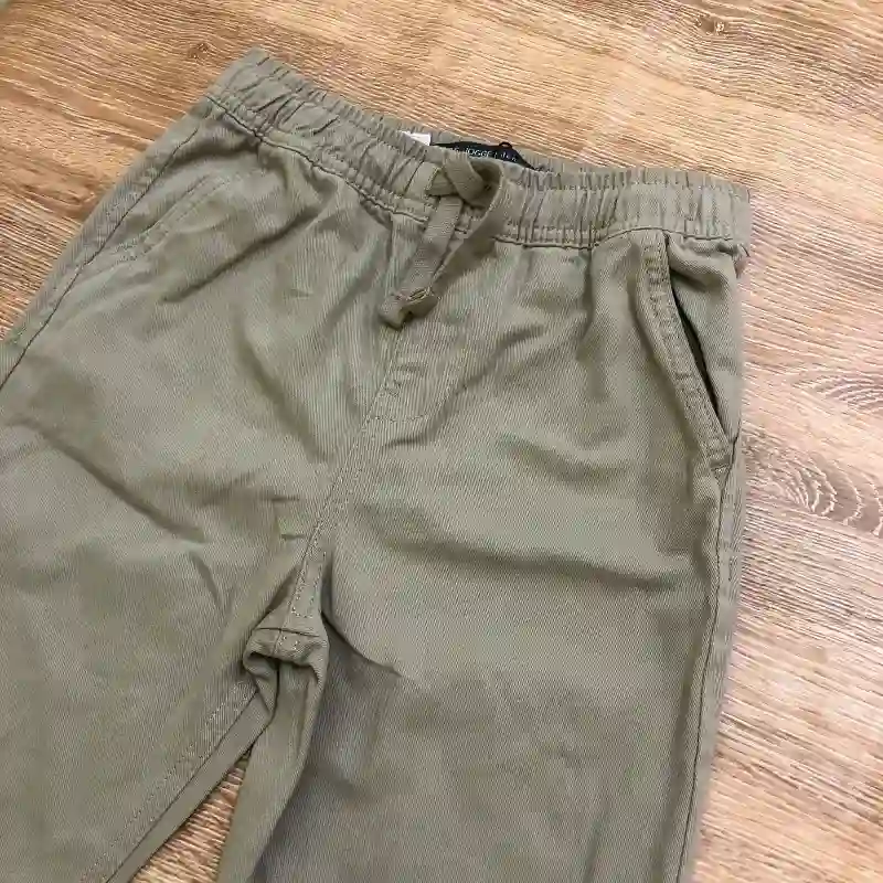 Pantalón color beige 