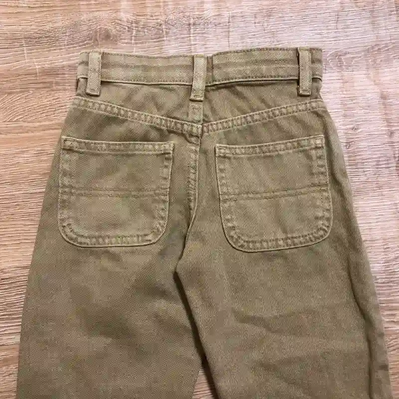 Pantalón color marrón claro 