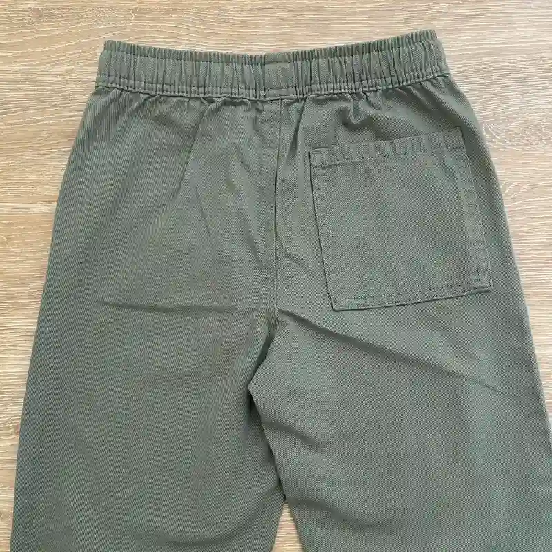 Pantalón color verde olivo 