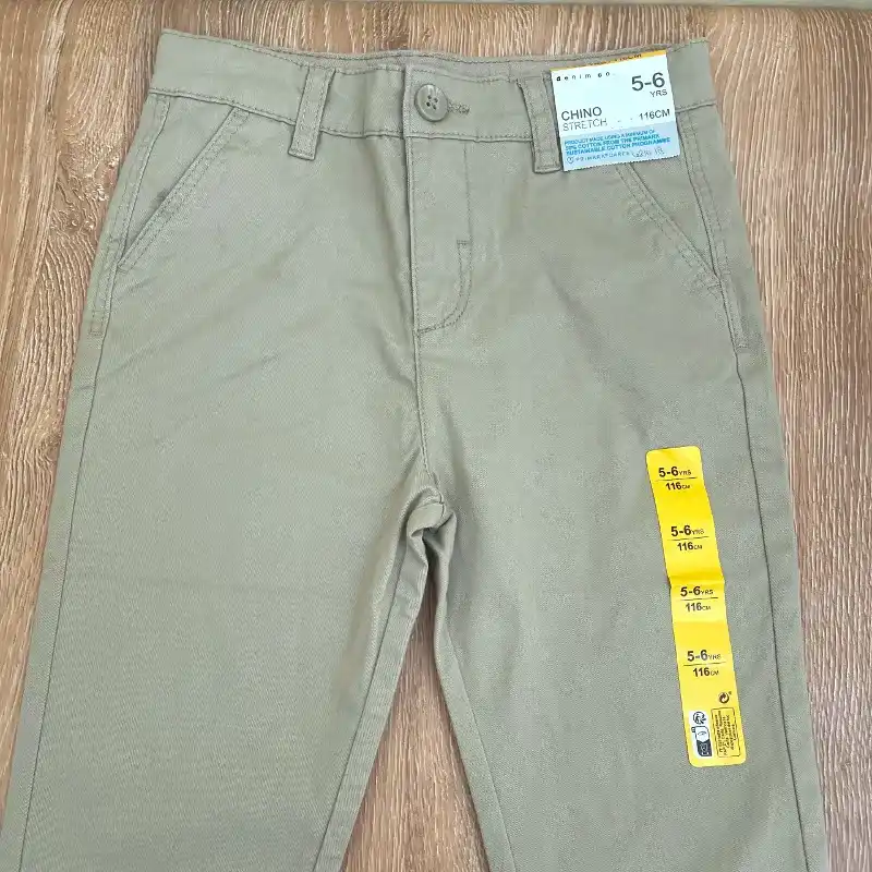 Pantalón color beige de vestir elástizado 