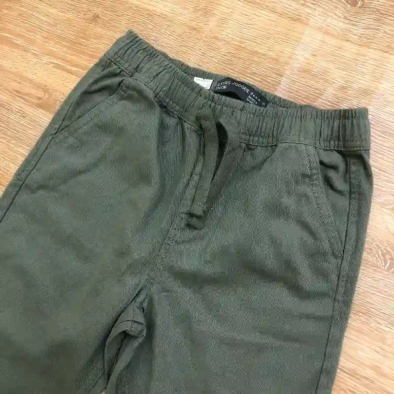 Pantalón color verde