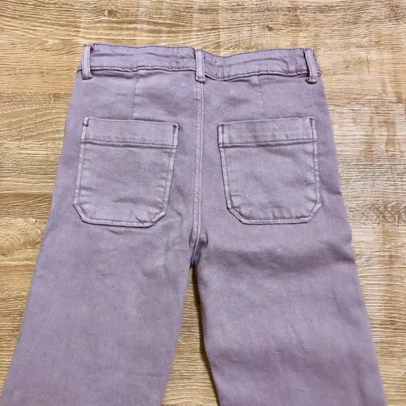 Pantalón color violeta