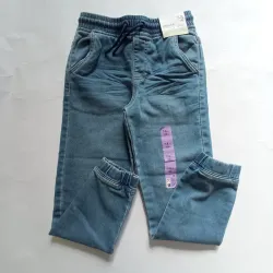 Pantalón con cordones 