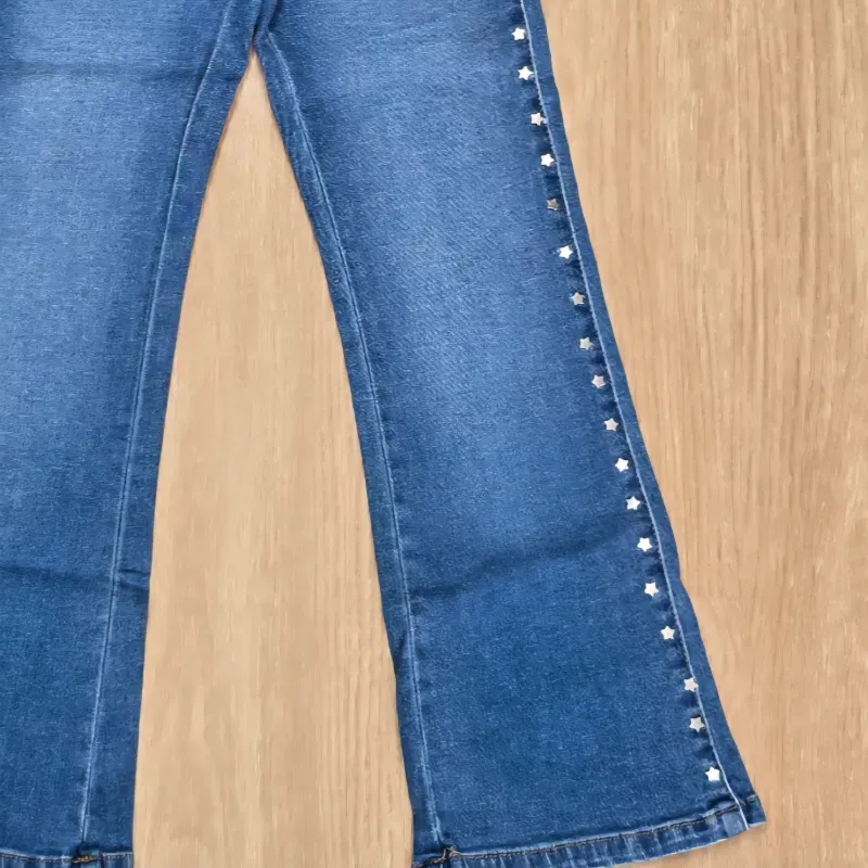 Pantalón con detalles de Estrellas